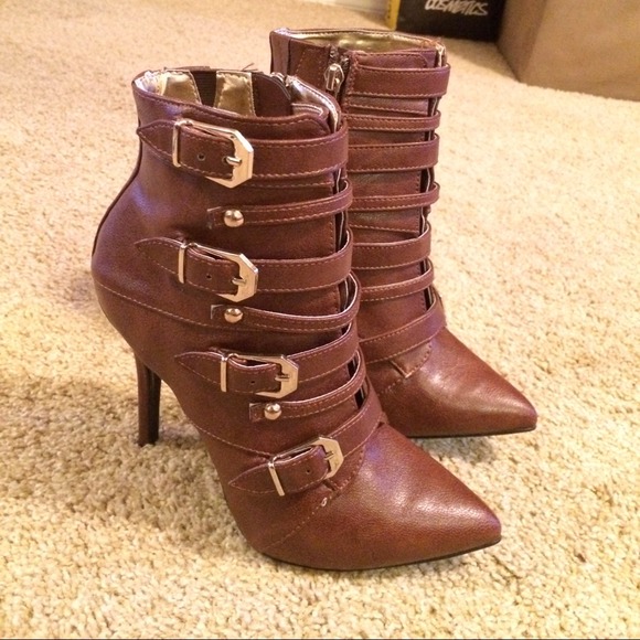 Brown pointed toe ankle boots/booties