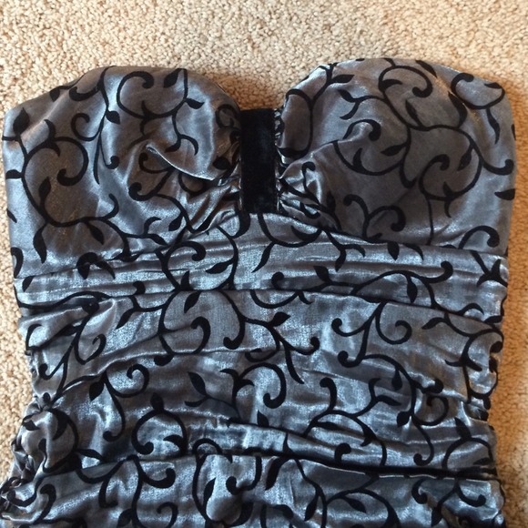 'Sequin and Hearts' silver and black dress - Picture 3 of 4