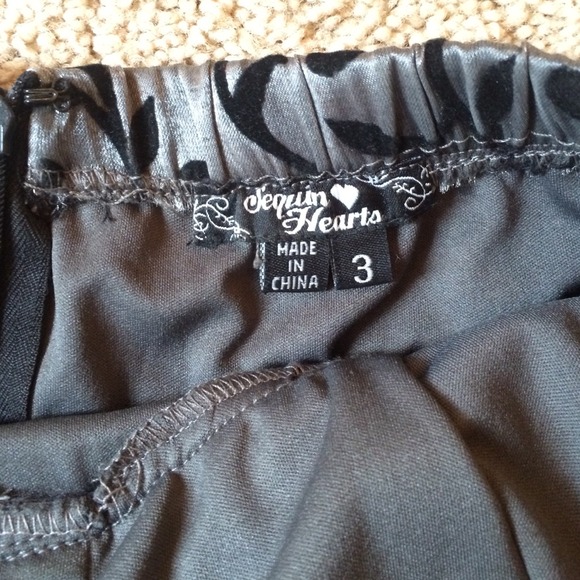 'Sequin and Hearts' silver and black dress - Picture 4 of 4