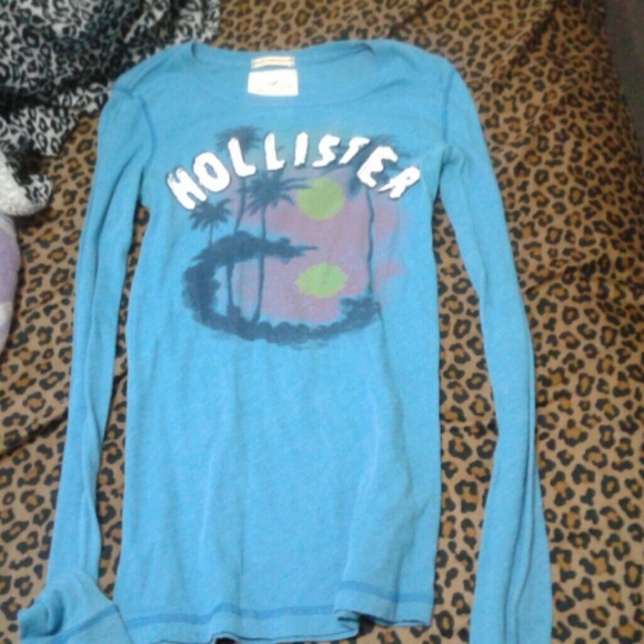Hollister top