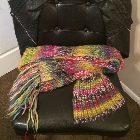 Multicolor Hat & Scarf set