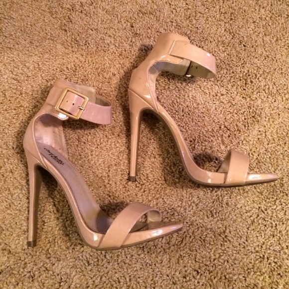 Skinny strap nude heels