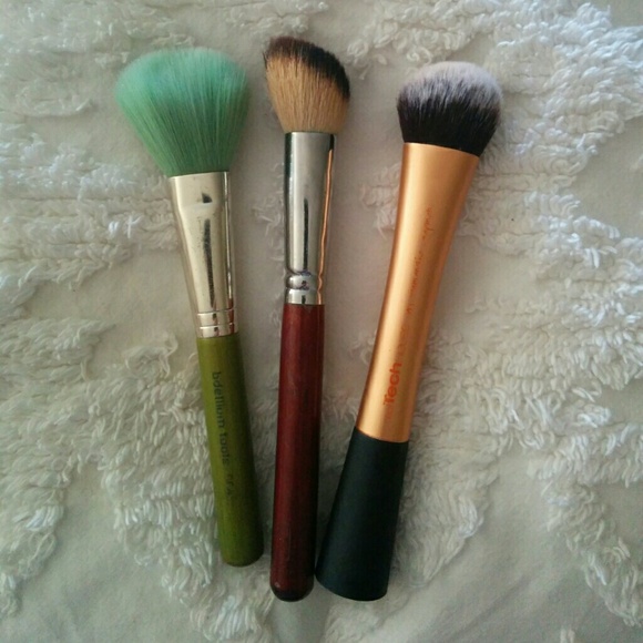 Makeup brushes