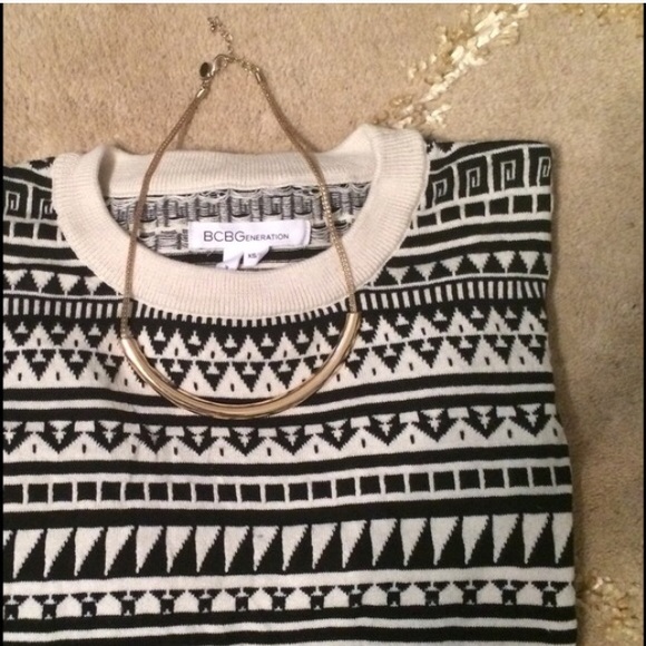 {BCBG} Aztec Crop Sweater - Picture 3 of 3