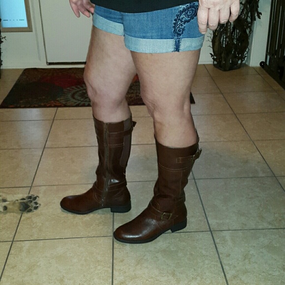 NWOT Boots - Picture 4 of 4