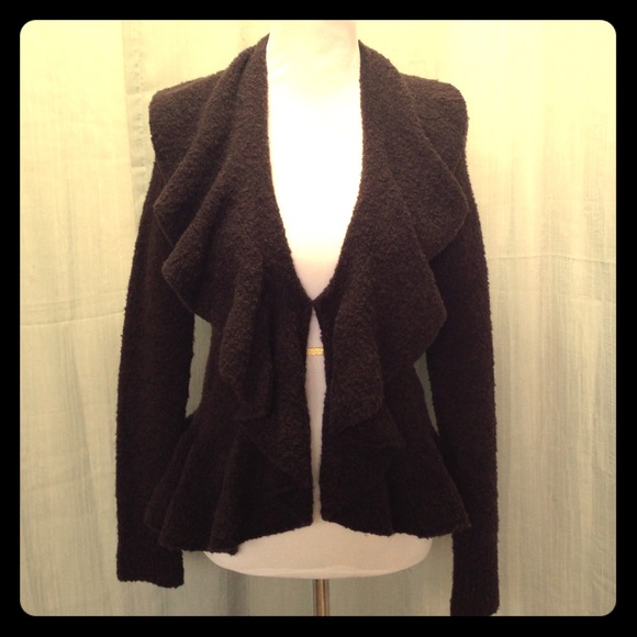 Victoria secret MODA Int boucle ruffle Sweater.