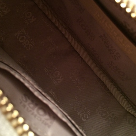 Michael Kors leather cosmetic bag in vanilla color - Picture 4 of 4