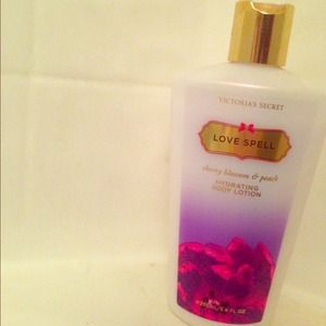 Victoria Secret Love Spell Lotion