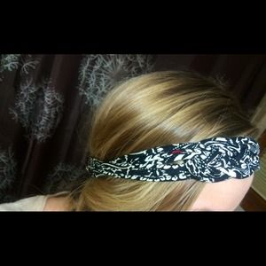 Vera Bradley "Barcelona" patterned headband