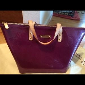 Louis Vuitton Bellevue PM in violette
