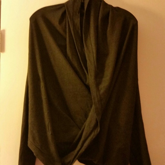 Lululemon twist top
