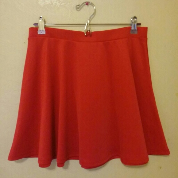 Dresses & Skirts - Coral skater skirt.