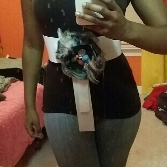 BELT - Picture 4 of 4