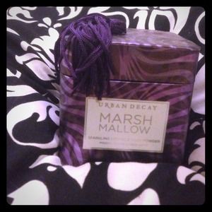 💎Urban Decay MarshMallow Sparkling Body Powder✨👅