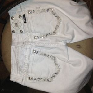 White miss me capris!