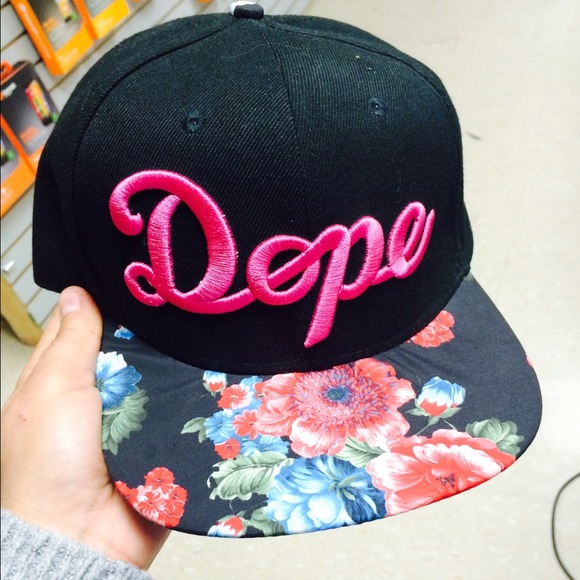 Dope hat (pink& flowers) - Picture 2 of 3
