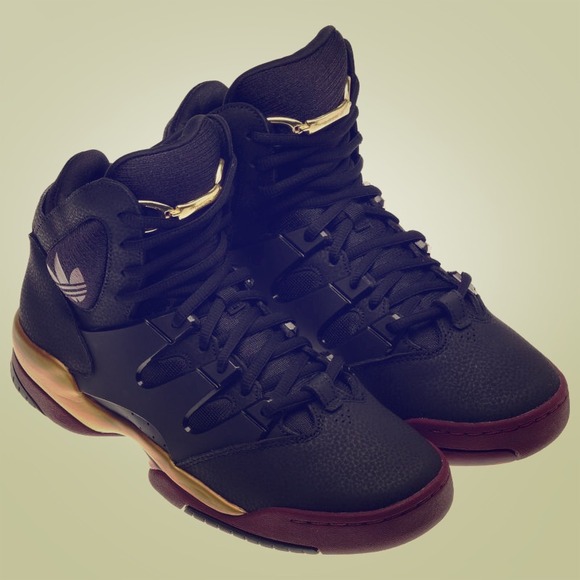 Adidas Good Luck Charm women's 6 black/gold