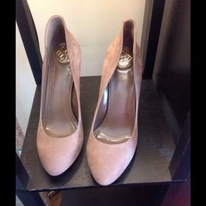 BCBG coffee cream color pump size 6.5