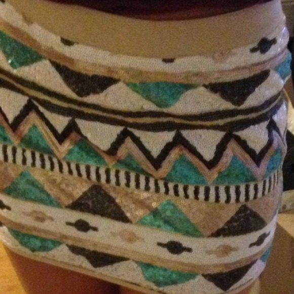 Gorgeous brand new sequin skirt - Picture 2 of 3