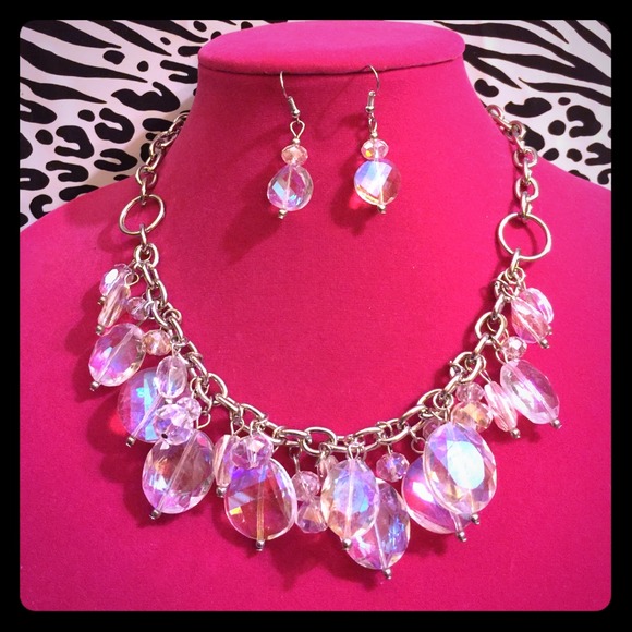Stunning glass bead necklace