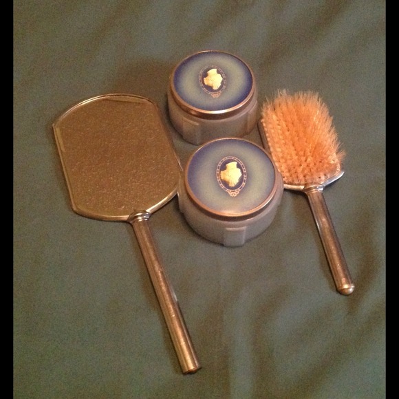 VINTAGE CAMEO VANITY SET - Picture 2 of 3