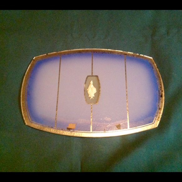 VINTAGE CAMEO VANITY SET - Picture 3 of 3