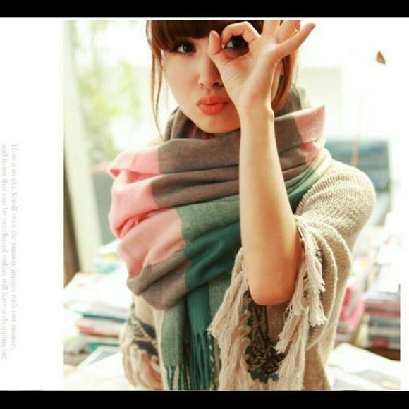 Fashion wool like scarves /shawls - Picture 2 of 4