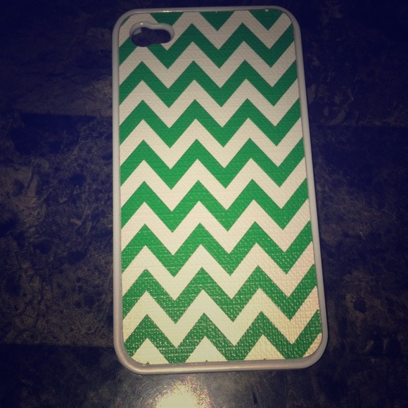 iPhone 4 Chevron Case