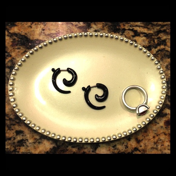 Black Earrings Reversible with Screw-in Ball