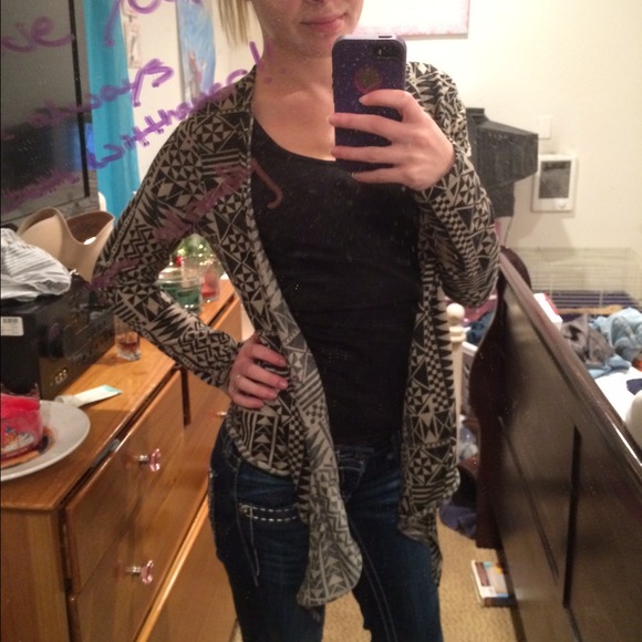 Cardigan - Picture 2 of 3