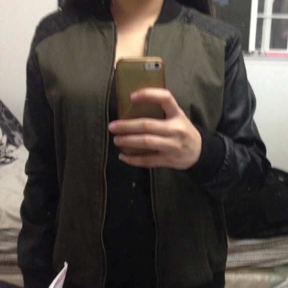 Olive leather jacket - Picture 3 of 4