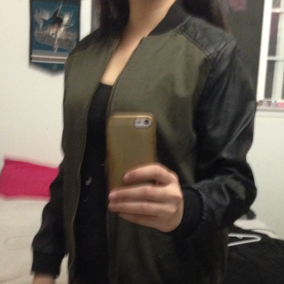 Olive leather jacket - Picture 4 of 4