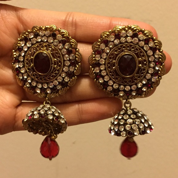 ✨Ethnic maroon and silver rhinestone earrings✨
