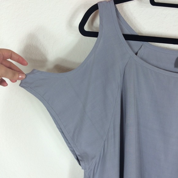 Lucy Love Cut-Out Shoulder Grey Top - Picture 3 of 4
