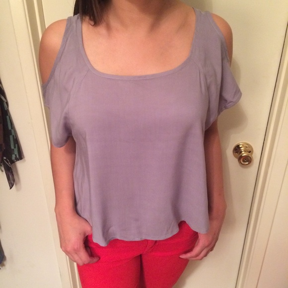 Lucy Love Cut-Out Shoulder Grey Top - Picture 4 of 4