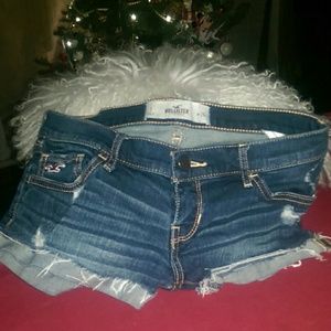 Adorable Hollister denim shorts - Like New