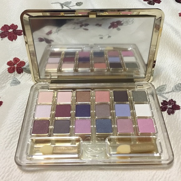 Estée Lauder GOLD Holiday Gift Set - Picture 2 of 4