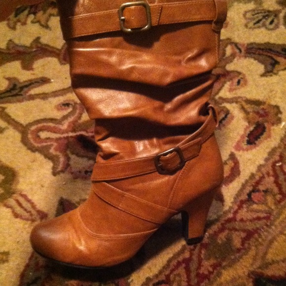 Heeled boots brown