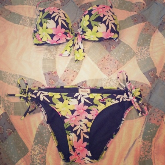 Padded Hollister Bikini Push up!