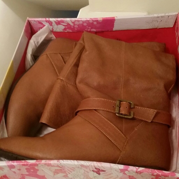 Super cute Chinese Laundry boot!!****Final Price**