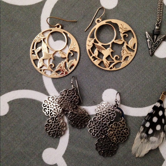 SOLD 🎉 BEAUTIFUL 6 pairs of earrings!!!❤️ - Picture 2 of 4