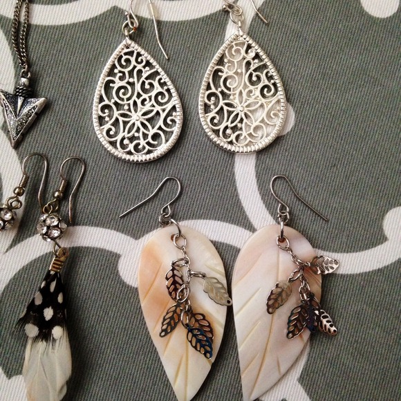 SOLD 🎉 BEAUTIFUL 6 pairs of earrings!!!❤️ - Picture 4 of 4