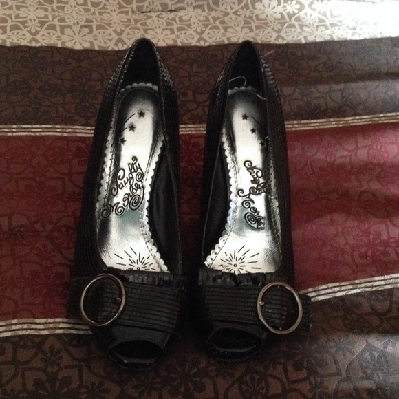 Black heels