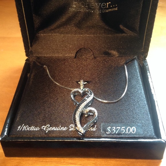 Beautiful diamond necklace.