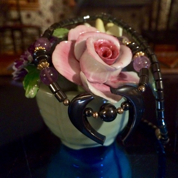 ❌❌sold❌❌Metal & Glass Bead Necklace - Picture 2 of 2