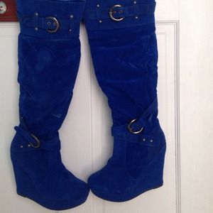 8.5 blue electric boots