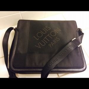 Authentic Louis Vuitton messenger bag.