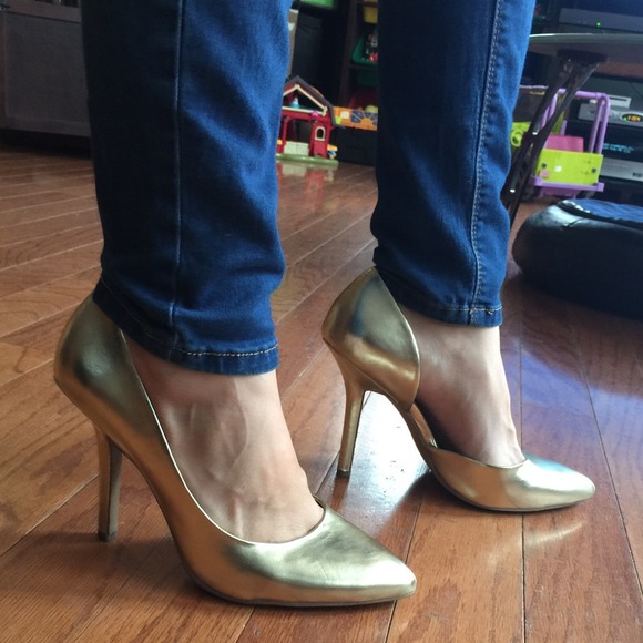 Additional pics of gold BCBG shoes