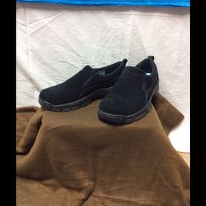 Black Slip-ons Lands End- sz8  NWOT- $26/Sale$10