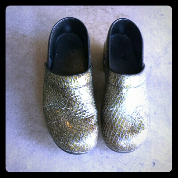 Green snake skin sanita size 41